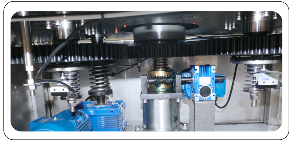 آلة تغطية المسمار الدوارة الآلية التي يتم التحكم بها بواسطة PLC 8 Head 50ML-1000ML Max 9000 BPH